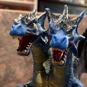 2015 Toys R Us Two Headed BLUE Dragon Maidenhead Rubber 2 Head Dragon figure